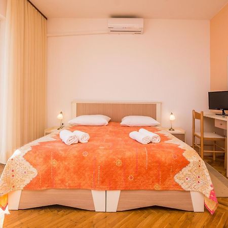 Apartments In House Liveric, In Vir At The Beach Экстерьер фото
