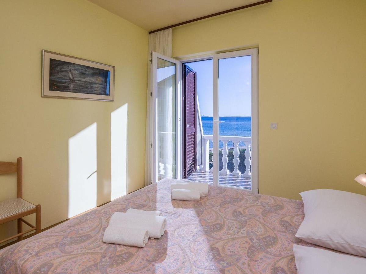 Apartments In House Liveric, In Vir At The Beach Экстерьер фото