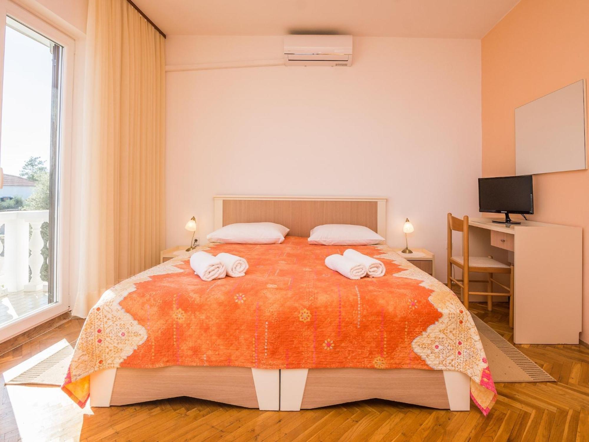 Apartments In House Liveric, In Vir At The Beach Экстерьер фото